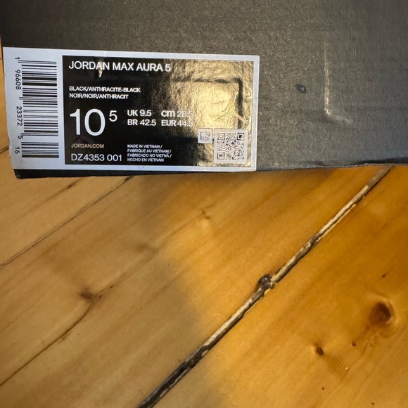 Jordan Men's Black Sneakers - Picture 6 of 6